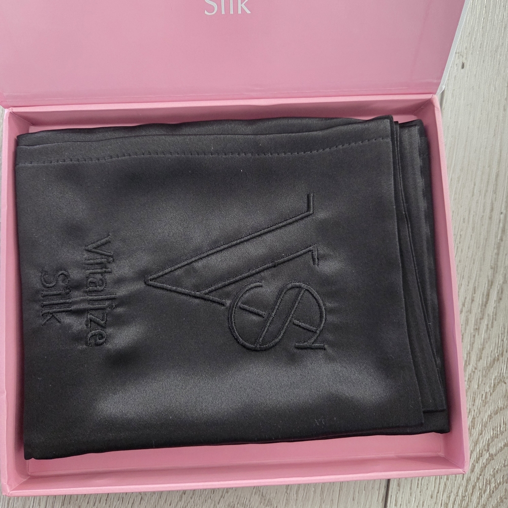 Vitalize Mulberry Silk Black Pillowcases